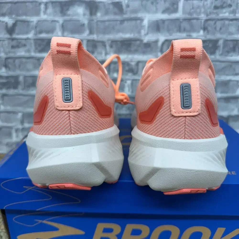 Brooks Glycerin 23 Coral Peach White Running Shoes 1204651B822 Womens Size 5.5